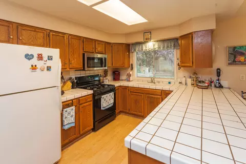 1330 Edgewood Dr, Redding, CA 96003 photo 8