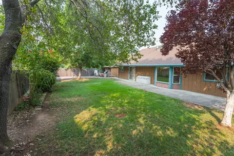 1330 Edgewood Dr, Redding, CA 96003 photo 25