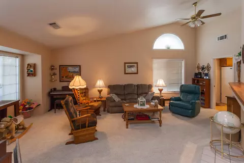1330 Edgewood Dr, Redding, CA 96003 photo 5