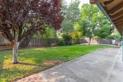 1330 Edgewood Dr, Redding, CA 96003 photo 24