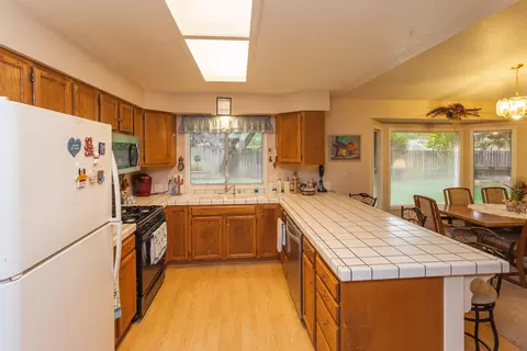 1330 Edgewood Dr, Redding, CA 96003 photo 7