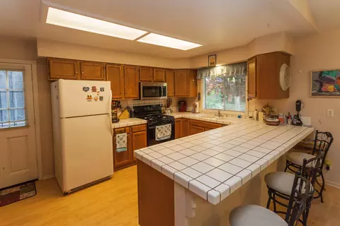1330 Edgewood Dr, Redding, CA 96003 photo 9