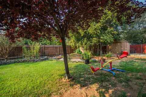 2172 Deerfield Ave, Redding, CA 96002 photo 18