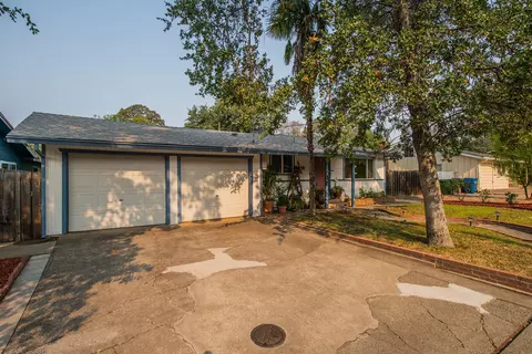 2172 Deerfield Ave, Redding, CA 96002 photo 2