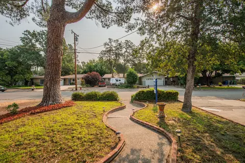 2172 Deerfield Ave, Redding, CA 96002 photo 3