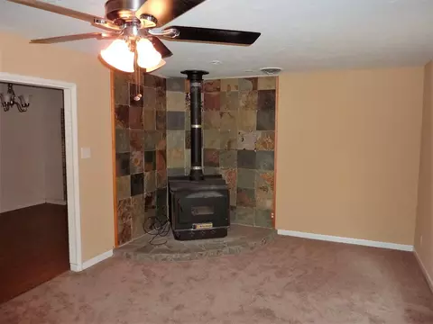 2575 W Hillside Dr, Anderson, CA 96007 photo 2