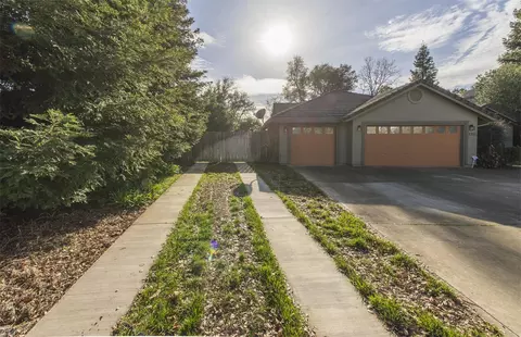 2315 Western Oak Dr, Redding, CA 96002 photo 16