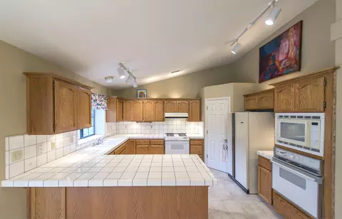2315 Western Oak Dr, Redding, CA 96002 photo 10