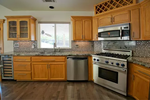 1776 Record Ln, Redding, CA 96001 photo 5