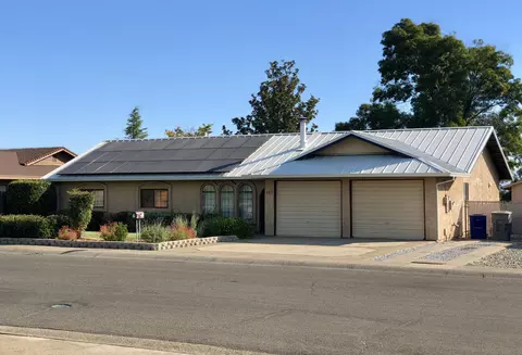 505 Teakwood Dr, Redding, CA 96003 photo 1