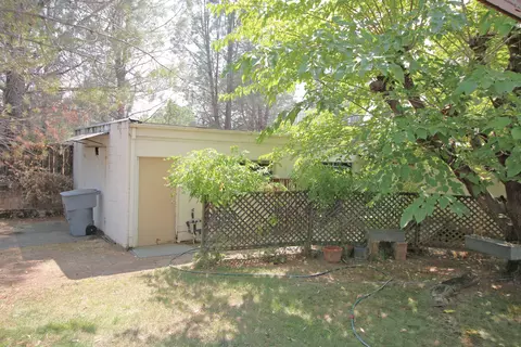 1933 Manchester Dr, Redding, CA 96002 photo 23