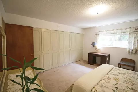 1933 Manchester Dr, Redding, CA 96002 photo 15