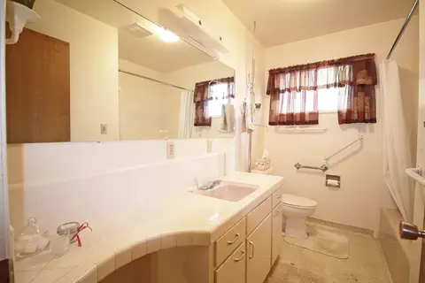 1933 Manchester Dr, Redding, CA 96002 photo 19