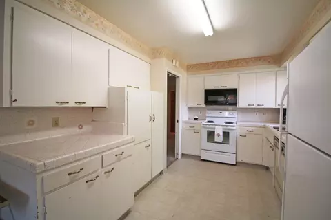 1933 Manchester Dr, Redding, CA 96002 photo 11