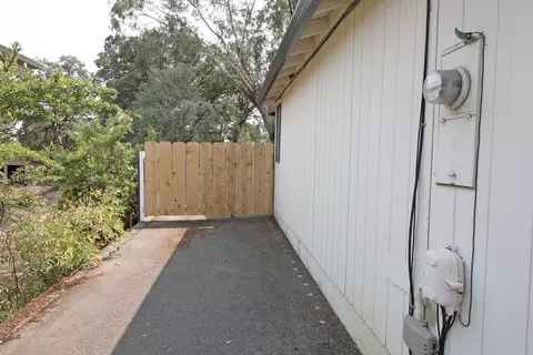 1933 Manchester Dr, Redding, CA 96002 photo 22