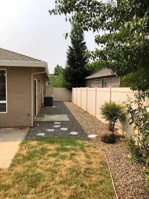 926 Leisha Ln, Redding, CA 96001 photo 15