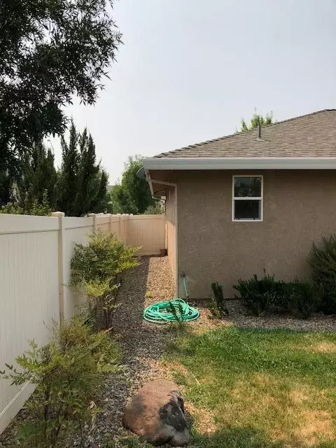 926 Leisha Ln, Redding, CA 96001 photo 14