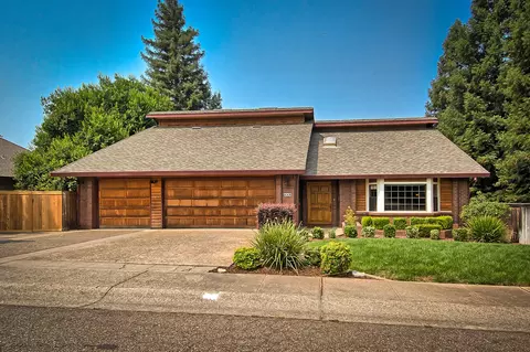 448 Arbor Pl, Redding, CA 96001 photo 1