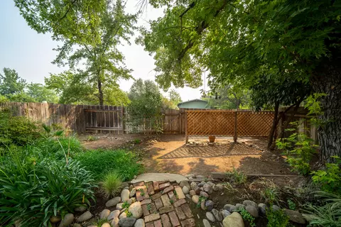 1355 Olive Ave, Redding, CA 96001 photo 21