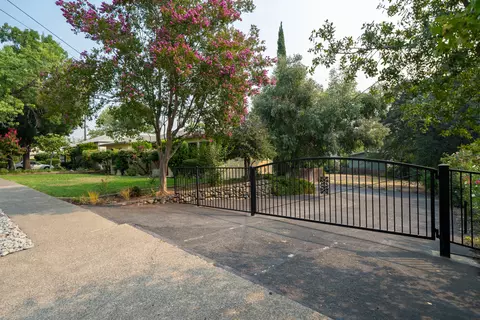 1355 Olive Ave, Redding, CA 96001 photo 3