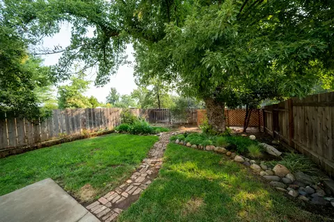 1355 Olive Ave, Redding, CA 96001 photo 20