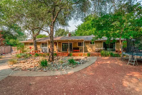 5135 Surrey Dr, Redding, CA 96002 photo 24