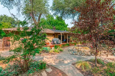 5135 Surrey Dr, Redding, CA 96002 photo 23