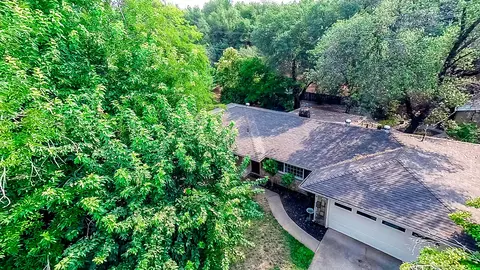 5135 Surrey Dr, Redding, CA 96002 photo 5