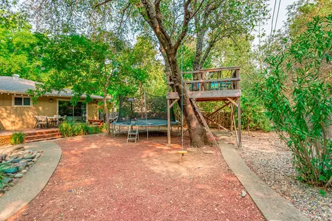 5135 Surrey Dr, Redding, CA 96002 photo 25
