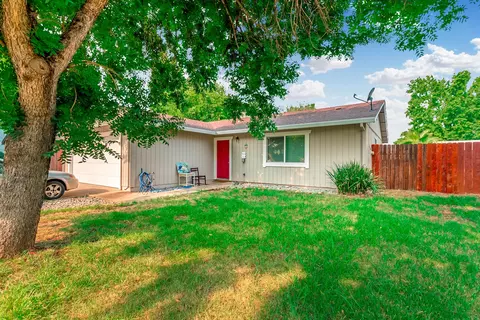 3792 Pluto St, Redding, CA 96002 photo 2