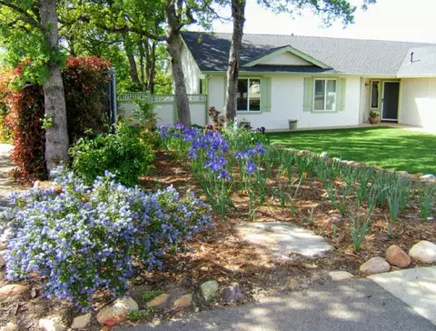 618 Julian St, Redding, CA 96003 photo 1