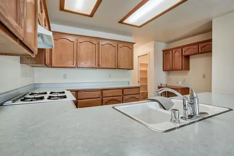 618 Julian St, Redding, CA 96003 photo 28