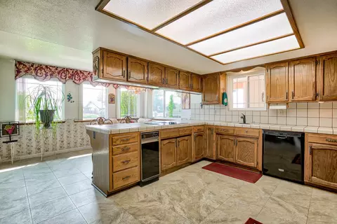 7222 Jonella Way, Redding, CA 96003 photo 8