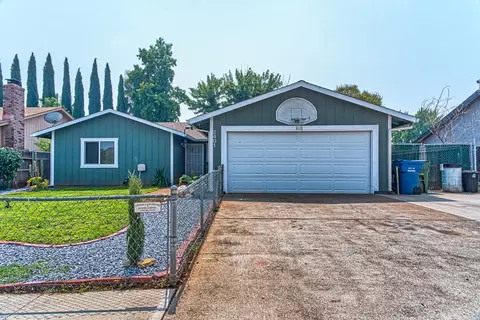 2401 Venus Way, Redding, CA 96002 photo 2