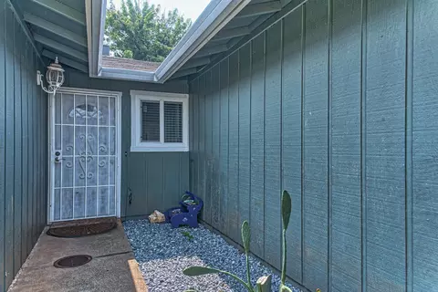 2401 Venus Way, Redding, CA 96002 photo 5