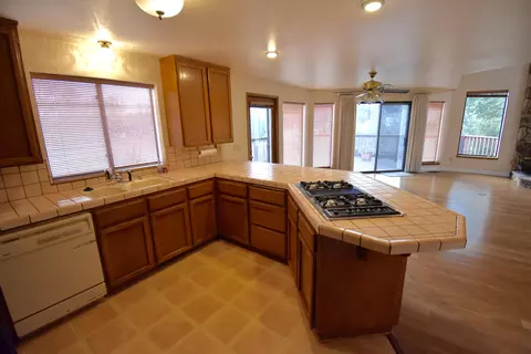 3712 Rosita Dr, Redding, CA 96001 photo 8