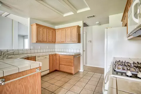 17555 Brehaven Ln, Anderson, CA 96007 photo 4