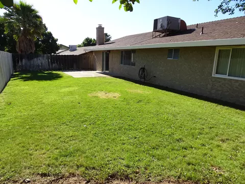 105 Robin St, Red Bluff, CA 96080 photo 3