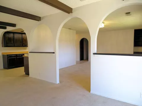 105 Robin St, Red Bluff, CA 96080 photo 2