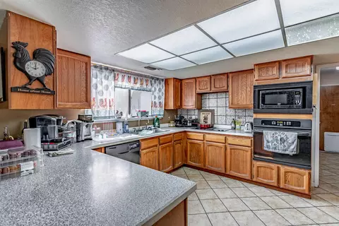 19282 Hollow Ln, Redding, CA 96003 photo 7