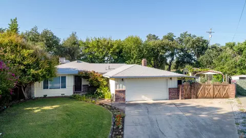 2029 Glengary Dr, Redding, CA 96001 photo 2