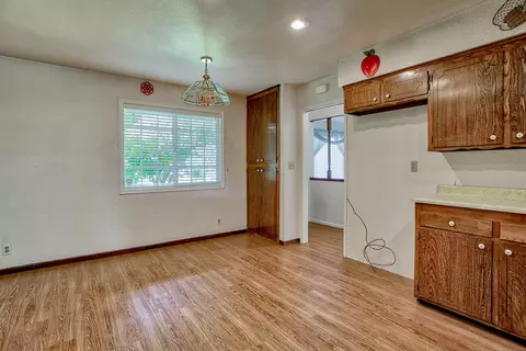 2029 Glengary Dr, Redding, CA 96001 photo 10