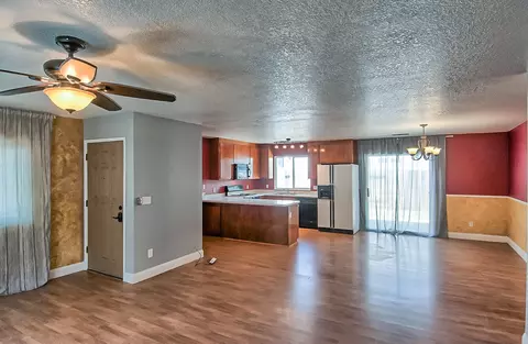 1461 Murieta Loop, Redding, CA 96002 photo 4