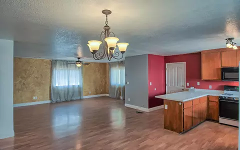 1461 Murieta Loop, Redding, CA 96002 photo 6