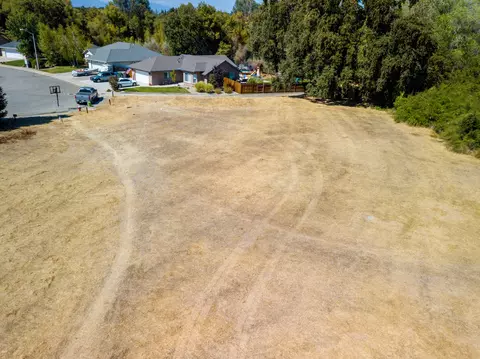 2795 Garnet Ct, Redding, CA 96001 photo 5