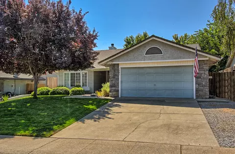 1983 Saltu Dr, Redding, CA 96002 photo 2