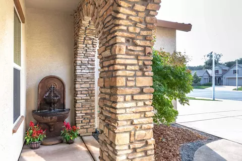553 Rivercrest Pkwy, Redding, CA 96002 photo 5