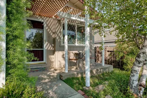 2259 Alameda Ave, Redding, CA 96001 photo 2