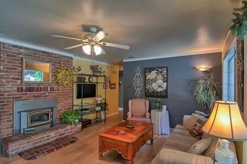 2959 Sacramento Dr, Redding, CA 96001 photo 8