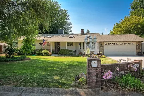 2959 Sacramento Dr, Redding, CA 96001 photo 1